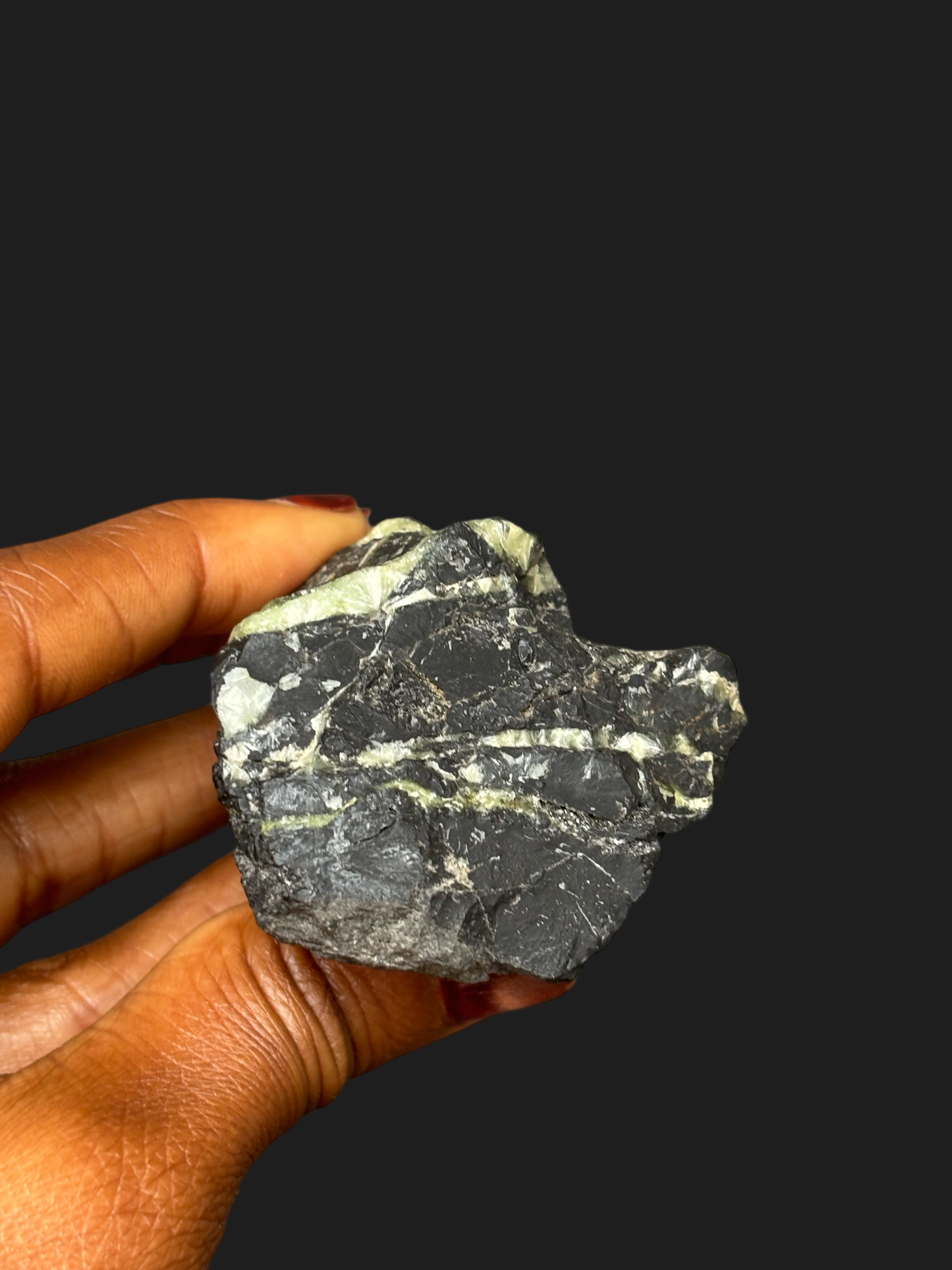 Wavellite Veins with Large Cat’s Eye Crystal on Dark Novaculite Matrix – Mauldin Mountain, Arkansas