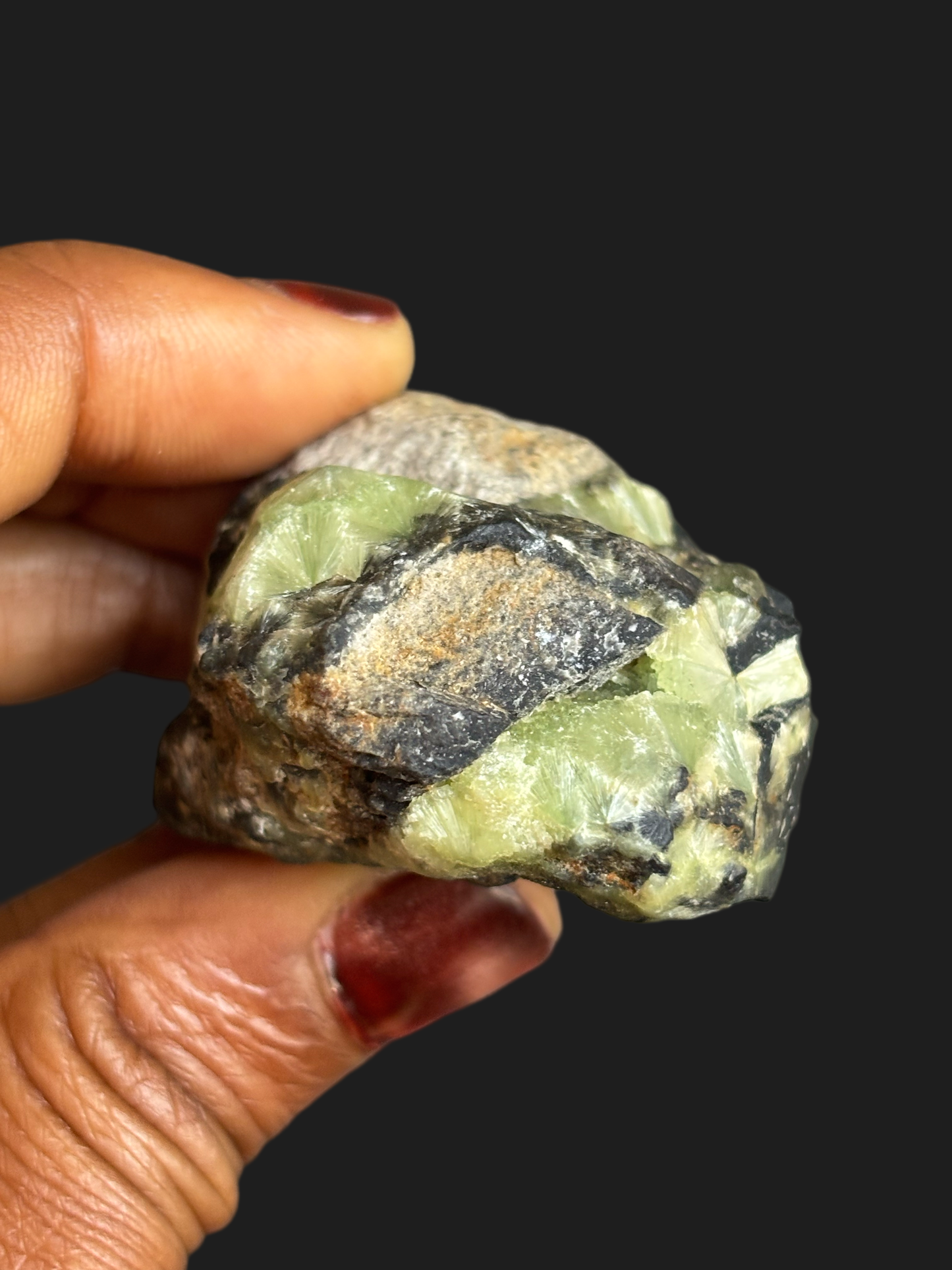 Brilliant Wavellite with Cat’s Eye Formations on Dark Novaculite & Chert Matrix– Mauldin Mountain, AR