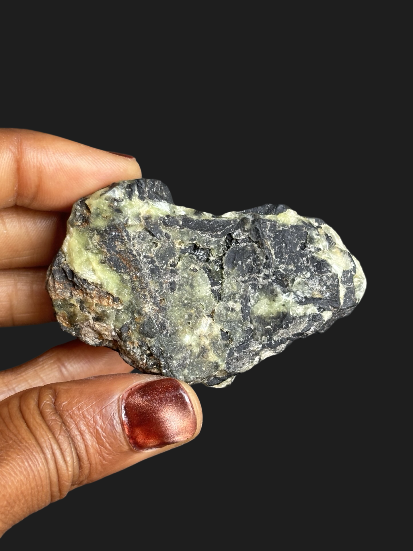 Brilliant Wavellite with Cat’s Eye Formations on Dark Novaculite & Chert Matrix– Mauldin Mountain, AR