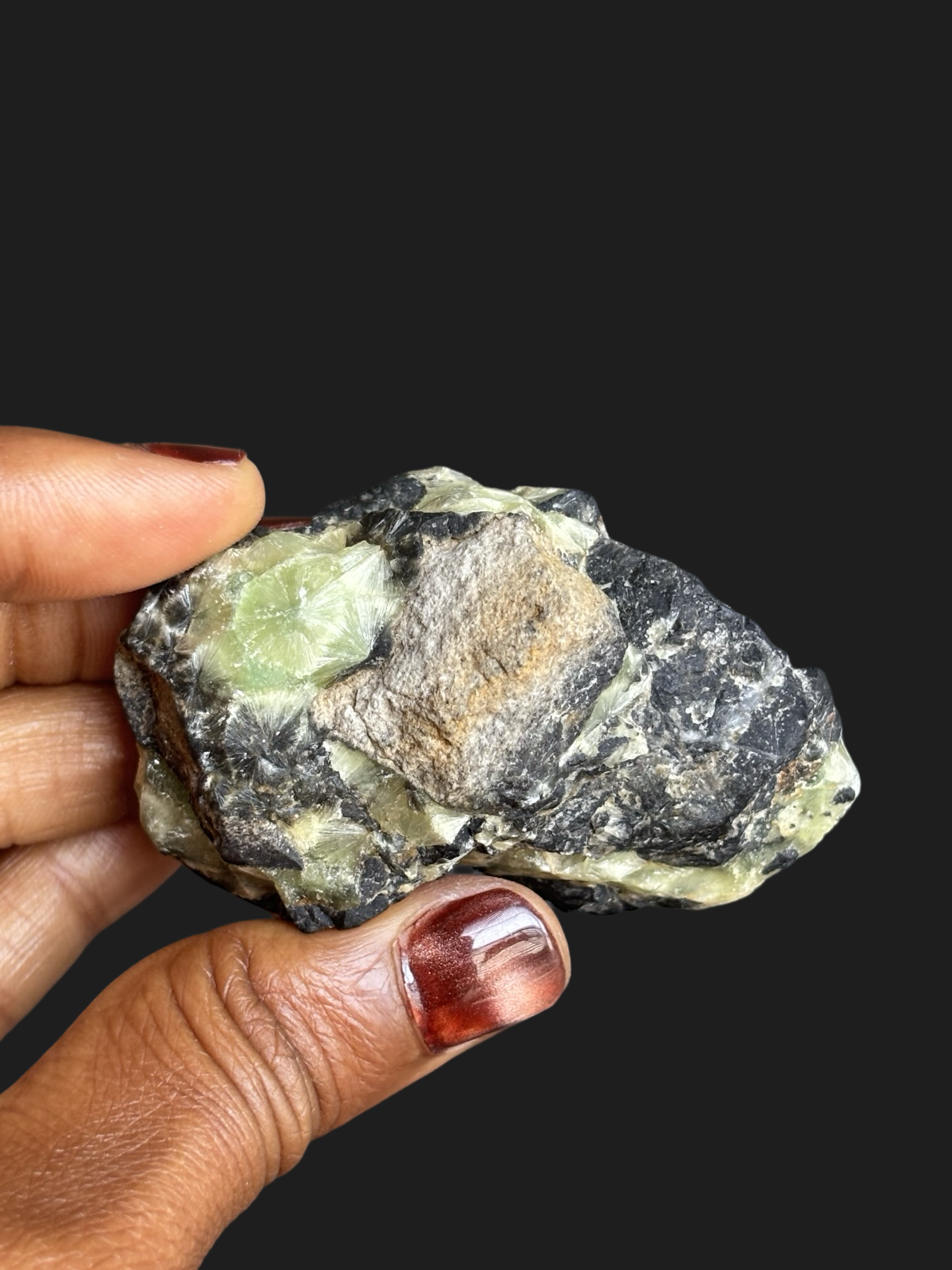 Brilliant Wavellite with Cat’s Eye Formations on Dark Novaculite & Chert Matrix– Mauldin Mountain, AR