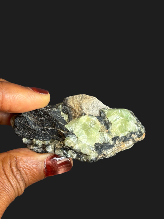 Brilliant Wavellite with Cat’s Eye Formations on Dark Novaculite & Chert Matrix– Mauldin Mountain, AR